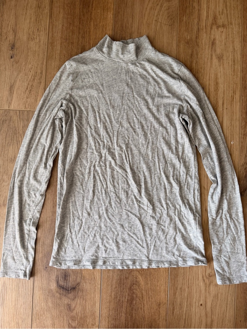 Everlane Light Gray Long-Sleeve Turtleneck Sweater